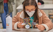 Giúp trẻ em gái khám phá các cơ hội nghề nghiệp STEM