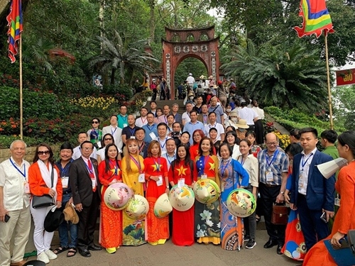 Kiều bào dự lễ Giỗ Tổ Hùng Vương Lan tỏa giá trị truyền thống quê hương