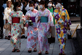 Nhật Bản lần đầu tiên cho phép dùng thuốc phá thai