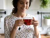 Chuyên gia nói gì về thói quen uống trà vào sáng sớm khi bụng đói