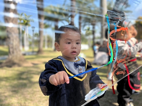 Áp lực lớn nhất của phụ huynh Việt khi nuôi con ở quốc gia tỷ dân