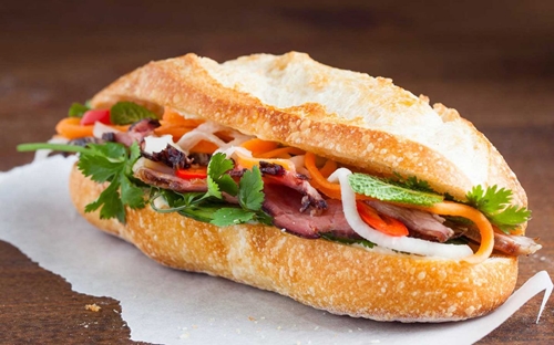 Bánh mì và phở vào danh sách 100 món ăn nổi tiếng nhất châu Á