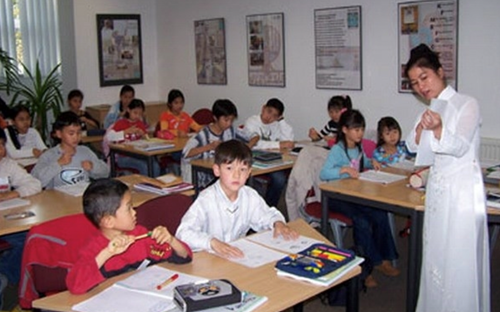 Giải pháp nào để trẻ em Việt ở nước ngoài học tiếng Việt hiệu quả