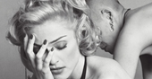 Lần đầu bán đấu giá ảnh gây tranh cãi của Madonna để hỗ trợ trẻ mồ côi