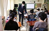 Học sinh Nhật Bản lo lắng vì thiếu giáo viên