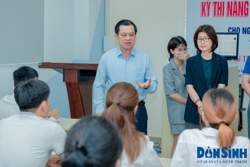 Thứ trưởng Nguyễn Bá Hoan kiểm tra kỳ thi tiếng Hàn theo chương trình xuất khẩu lao động EPS-TOPIK 2023