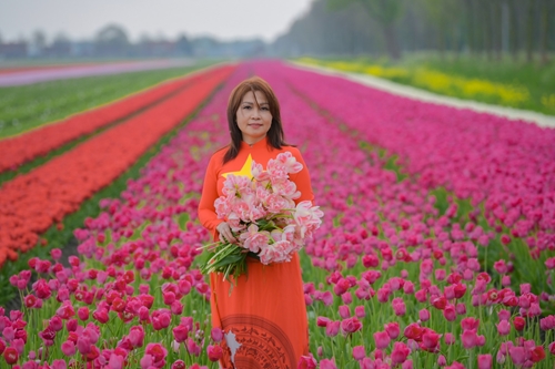 Ngôi làng hơn 400 tuổi đẹp như tranh qua ống kính nàng dâu Việt tại Hà Lan