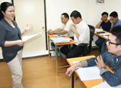 Tuyển giảng viên sang Lào dạy tiếng Việt lương 720 USD tháng
