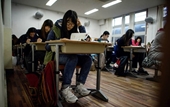 Hàn Quốc nỗ lực hạ cơn sốt học thêm tốn kém hàng chục tỷ USD