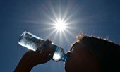 Cách tránh kiệt sức, giữ nước cho cơ thể trong ngày nắng nóng