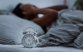 Tỉnh giấc vào các khung giờ này có thể là dấu hiệu cảnh báo gan, phổi, mật đang bị tổn thương