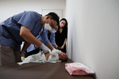 Tỷ lệ sinh quá thấp, bác sĩ nhi khoa Hàn Quốc đồng loạt bỏ nghề