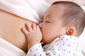 Cơ chế bài tiết của sữa mẹ và những lợi ích khi nuôi con bằng sữa mẹ
