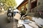Xu hướng dùng đồ cũ, săn rác tái chế trong giới trẻ Trung Quốc