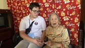 Trại hè Việt Nam 2023 Kiều bào trẻ xúc động tri ân các Mẹ Việt Nam Anh hùng