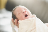 5 vị trí nhạy cảm trên cơ thể trẻ sơ sinh, cha mẹ nên hạn chế chạm vào