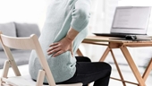 Làm thế nào để tránh đau lưng, gù lưng khi ngồi làm việc