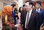Chủ tịch Quốc hội gặp cộng đồng người Việt Nam tại Indonesia