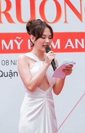 Hoa hậu Mai Phương đắt show làm MC trước thềm Miss World 2023