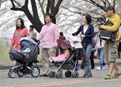 Hàn Quốc nâng mức trợ cấp phúc lợi để khuyến khích người dân sinh con