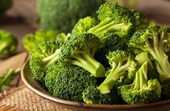 Nghiên cứu phát hiện ăn nhiều rau lá xanh giúp bảo vệ phổi