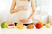 Những thức ăn bà bầu nên tránh để bảo vệ sức khỏe mẹ và con