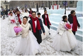 Địa phương Trung Quốc thưởng tiền cho phụ nữ dưới 25 tuổi kết hôn