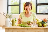 5 chế độ ăn giúp phụ nữ trung niên khỏe, trẻ lâu