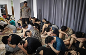 Indonesia bắt giữ gần 90 người chuyên dùng tình yêu để lừa đảo tống tiền