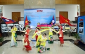 Người Việt tại Lào tự hào về những thành tựu của đất nước, quê hương