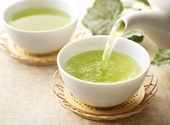 Muốn ngăn đau tim, hãy kết hợp trà xanh và táo
