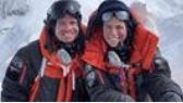 Cặp đôi khiếm thính chinh phục đỉnh Everest truyền cảm hứng