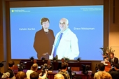Nobel 2023 Giải Nobel Y sinh vinh danh hai nhà khoa học Hungary và Mỹ