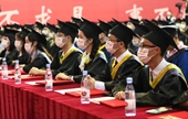 Trung Quốc tăng khoản vay sinh viên