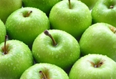 Những người không nên ăn táo xanh