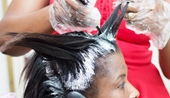 Mỹ sẽ cấm các hóa chất duỗi tóc có nguy cơ gây ung thư
​
