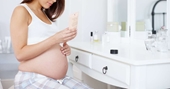 15 thành phần có trong mỹ phẩm ảnh hưởng đến thai nhi nếu mẹ bầu sử dụng