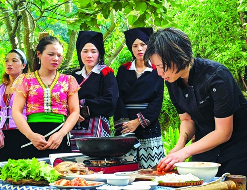 Vua đầu bếp Christine Hà Trong hành trình truyền cảm hứng luôn là hương vị Việt