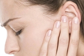 Viêm tai giữa ở người lớn biểu hiện thế nào
