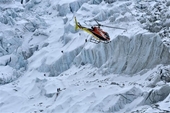 Các ngọn núi phủ tuyết ở Nepal đã mất một phần ba lượng băng