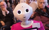 Thiếu lao động, các doanh nghiệp Đức sử dụng robot thay thế