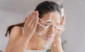 6 lợi ích của việc rửa mặt bằng nước đá
