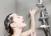 Bác sĩ tiết lộ cách tắm có thể giúp bạn khỏe hơn
