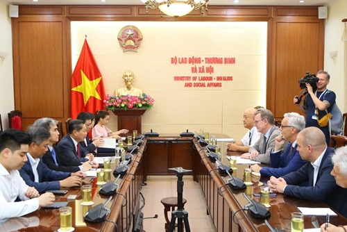 Tăng cường đưa lao động Việt Nam sang làm việc tại bang Thurigen Đức