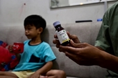 Tòa án Indonesia công bố hồ sơ vụ siro ho nhiễm độc làm 200 trẻ em tử vong