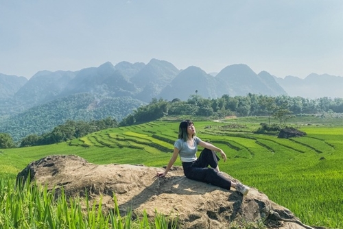 Hành trình xuyên Việt bằng xe máy truyền cảm hứng của cô gái 24 tuổi