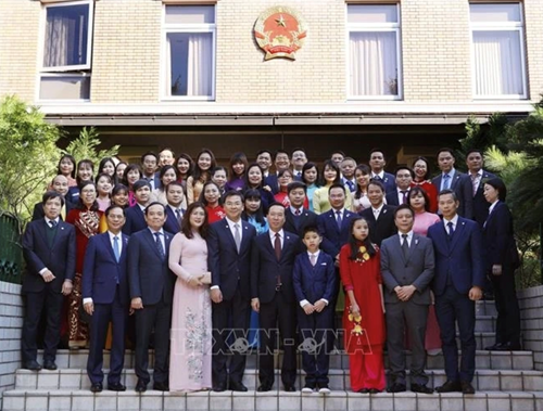 Chủ tịch nước Võ Văn Thưởng thăm, làm việc với Đại sứ quán Việt Nam tại Nhật Bản