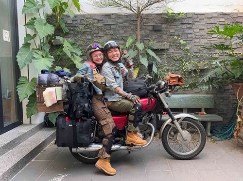 Vợ chồng mang quầy bar mini xuyên Việt tìm nguyên liệu cocktail quê hương