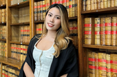 Cô gái Việt được 6 ĐH danh giá chào đón, làm tại hãng luật hàng đầu thế giới