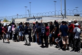 Làn sóng di cư bất hợp pháp giảm dần, Mỹ mở lại cửa khẩu biên giới với Mexico